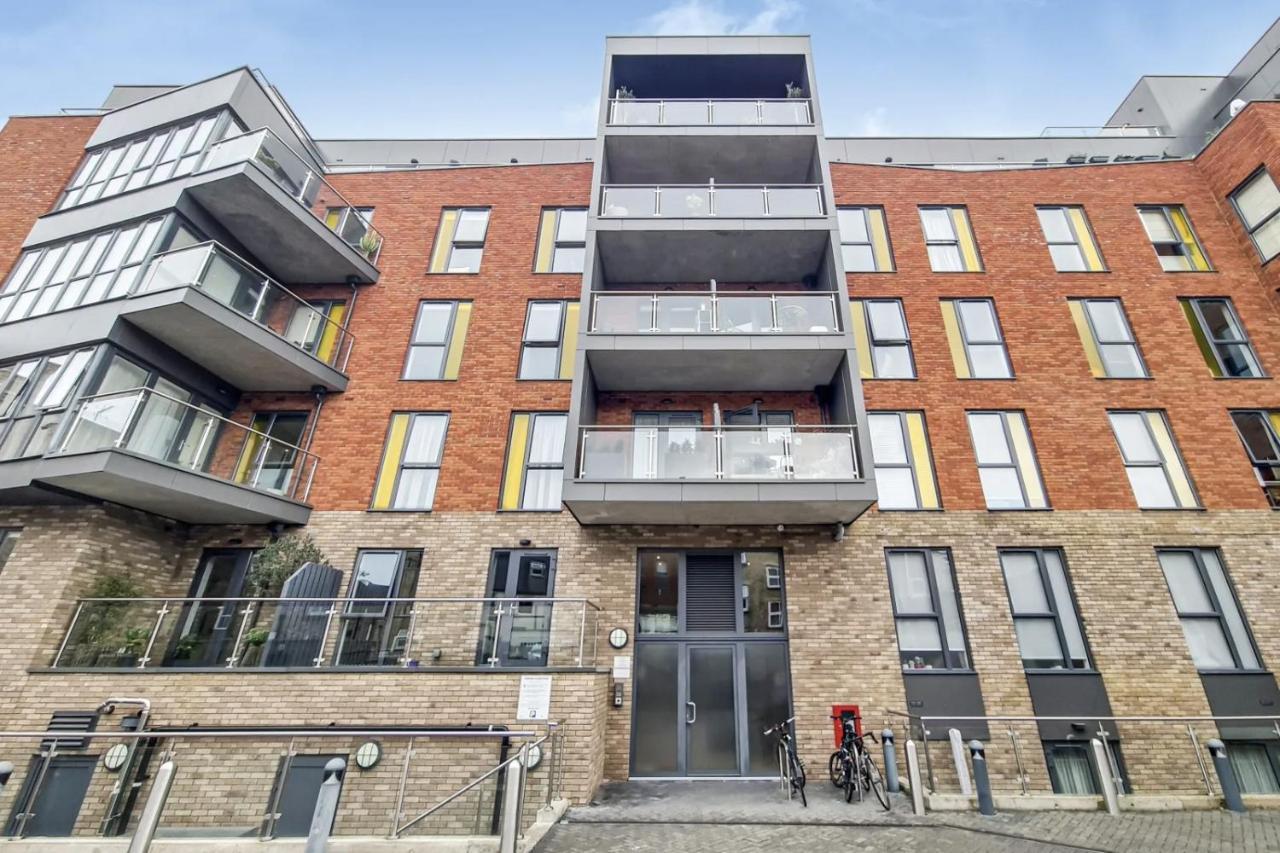 Luxury 2 Bed 2 Bath With Balcony New Build Apartment *South Central London* Ngoại thất bức ảnh