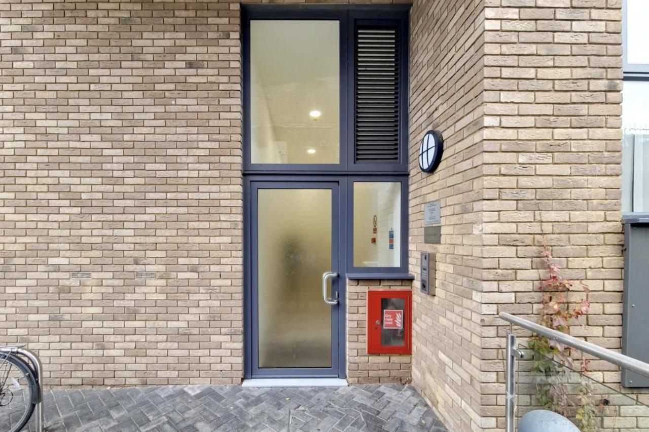 Luxury 2 Bed 2 Bath With Balcony New Build Apartment *South Central London* Ngoại thất bức ảnh