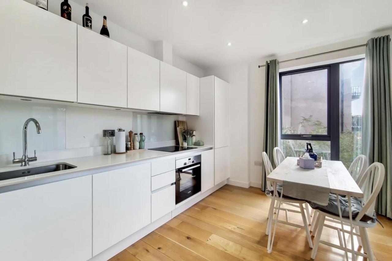 Luxury 2 Bed 2 Bath With Balcony New Build Apartment *South Central London* Ngoại thất bức ảnh